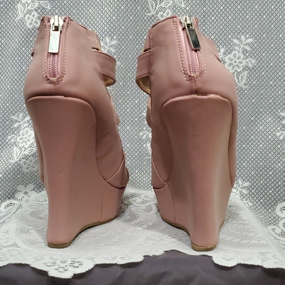 Open toe platforms - Picture 4 of 4